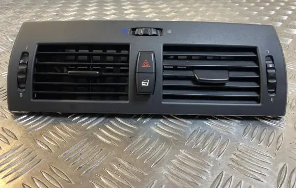 BMW X3 E83 Dash center air vent grill 3400074