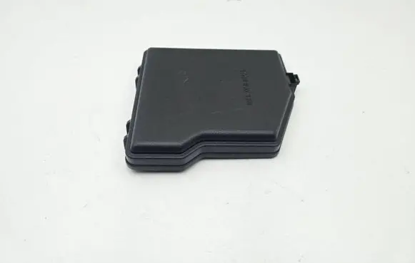 Lexus RX 450H Fuse box cover 8266248300