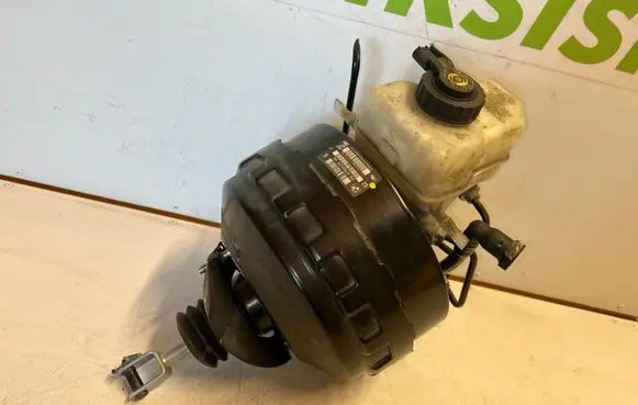 BMW 3 E90 E91 Brake booster 6764125
