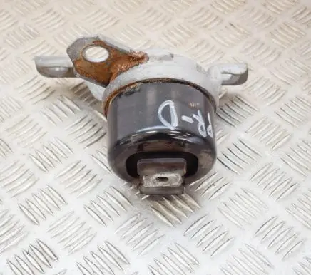 Volvo V60 Engine mount bracket 31330135