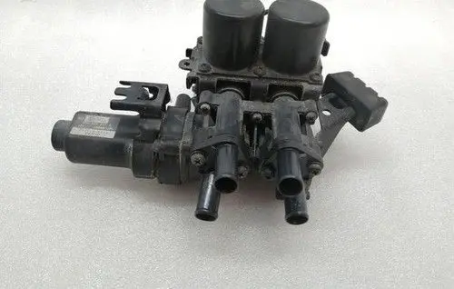 Bentley Flying Spur Coolant heater control valve 3D2959617C