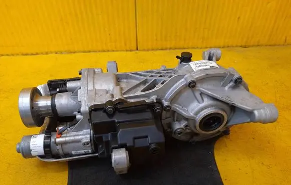 Jaguar E-Pace Rear differential HJ324N053BA 6726107 10390174