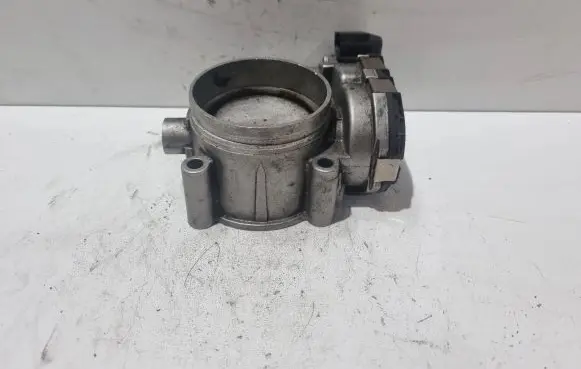 Volkswagen Golf V Throttle valve 0211333062 0205003053