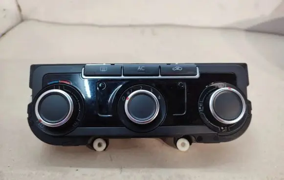 Volkswagen Tiguan Climate control unit 5HB009751