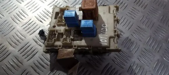 Nissan Almera Tino Fuse box set 243504u100 0726001