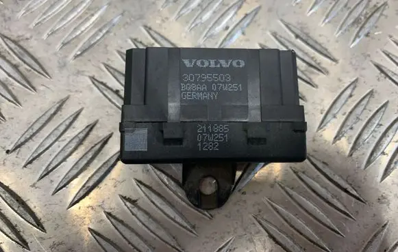 Volvo V50 Seat heating relay 30795503