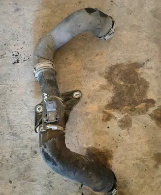 Audi A5 8T 8F Intercooler hose/pipe 8K0145673R