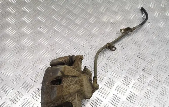 Toyota RAV 4 (XA30) Front brake caliper