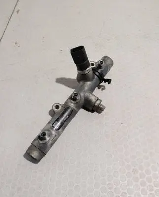 Audi A6 S6 C6 4F Fuel distributor 059130089D F00R001650