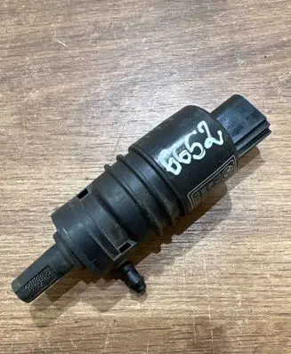 BMW 3 E90 E91 Windscreen/windshield washer pump 7302589