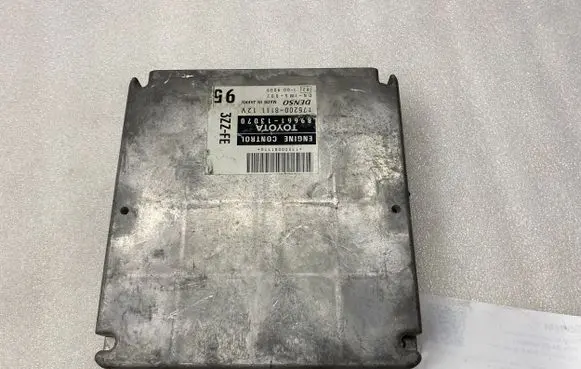 Toyota Corolla E120 E130 Engine control unit/module 8966113070