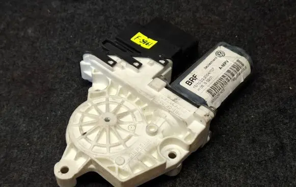 Volkswagen Touran I Rear door window regulator motor 1K0959703B
