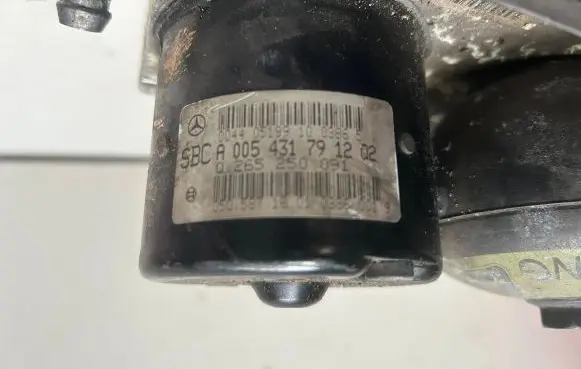 Mercedes-Benz E W211 ABS Pump A0054317912 0265250091