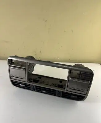 Nissan X-Trail T30 Dash center air vent grill KH000393 E5715161500 E5715171500