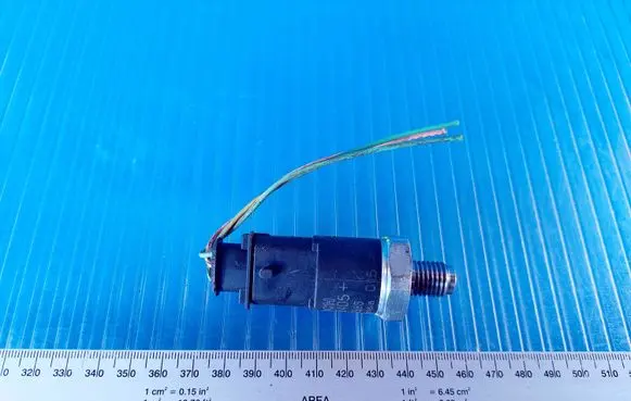 Fuel pressure sensor