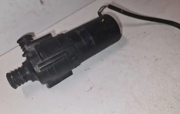 Volkswagen Golf I Coolant heater control valve 8390063