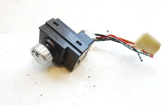 Mitsubishi Colt Wing mirror switch mn108084