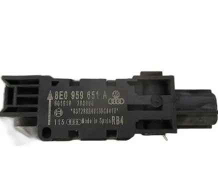 Audi A3 S3 8P Airbag deployment crash/impact sensor 8E0959651A