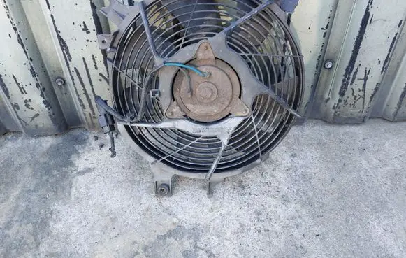 Mitsubishi Pajero Sport I Electric radiator cooling fan