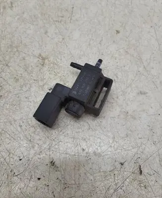 Audi A3 S3 8P Vacuum valve 037906283C