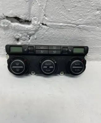 Volkswagen PASSAT B6 Climate control unit 74677532