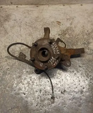 Toyota Avensis Verso Front wheel hub