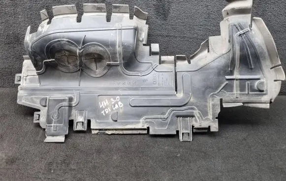 Audi Q7 4M Air intake duct part 4M0121284C