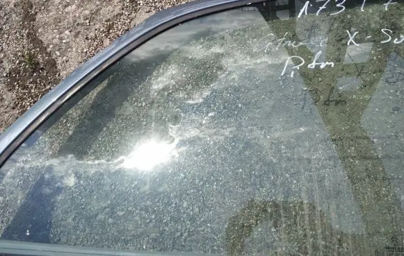 Citroen Xsara Picasso Front door window glass four-door