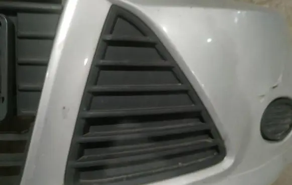 Ford Focus Front bumper lower grill