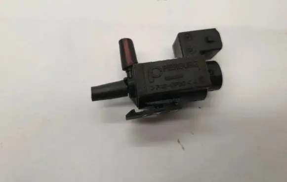 BMW 5 E60 E61 Turbo solenoid valve 7810831