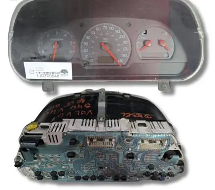 Volvo S40, V40 Speedometer (instrument cluster) 30889705 431586A