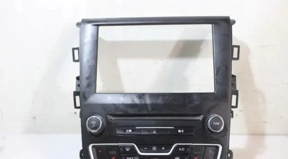 Head unit multimedia control