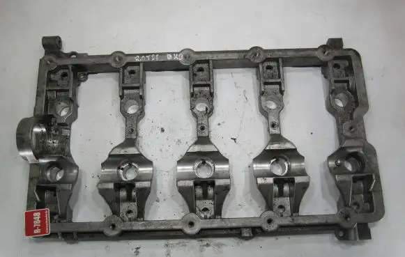 Volkswagen Touran I Camshaft holder 03G103308C BKD