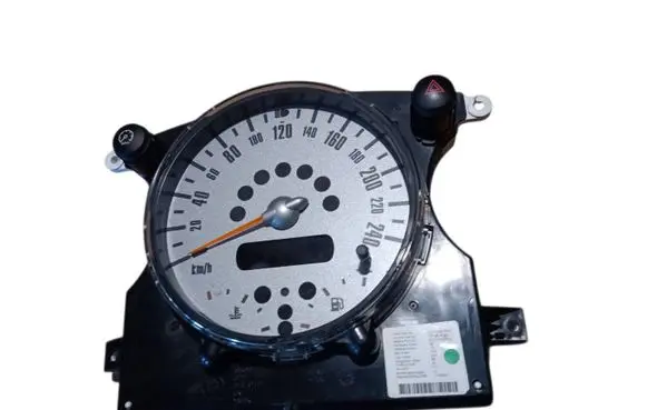 Mini One - Cooper R50 - 53 Speedometer (instrument cluster) 67379411 6211