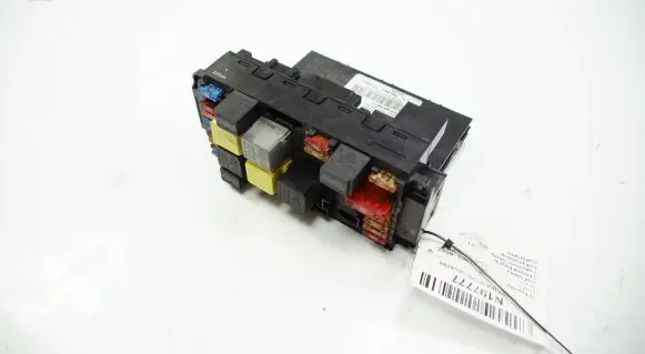 Mercedes-Benz S W220 Fuse box set 2035452801