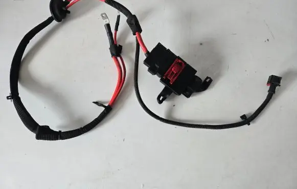 Audi Q7 4M Positive cable (battery) 4M0941823A
