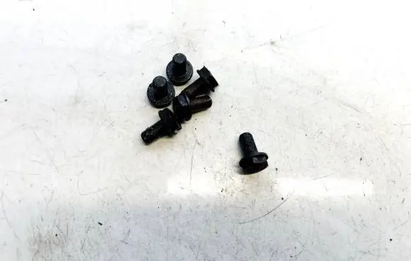 Volkswagen PASSAT B2 Nuts/bolts 