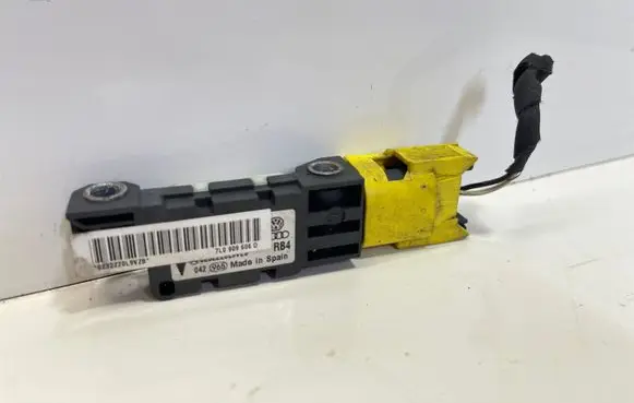 Volkswagen Phaeton Airbag deployment crash/impact sensor 4B0959643E