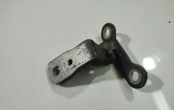 Opel Vectra C Rear door lower hinge 