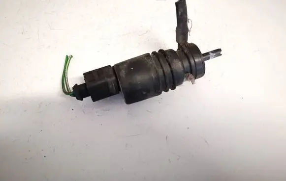 Skoda Octavia Mk1 (1U) Windscreen/windshield washer pump 