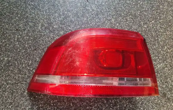 Volkswagen PASSAT B7 Rear/tail lights