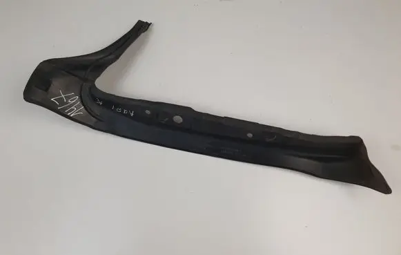 Audi A5 Sportback 8TA Fender end trim 8T082111A