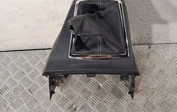 Toyota Corolla Verso AR10 Gear shifter surround trim plastic 554340F010B0 554320F030