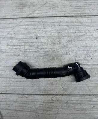 Volkswagen PASSAT B6 Breather hose/pipe 03G103493D
