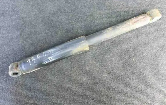Nissan NP300 Rear shock absorber/damper