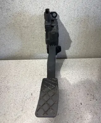 Audi A5 8T 8F Accelerator throttle pedal 8K1721523A 28112011 6PV00950520