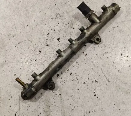 Renault Scenic II - Grand scenic II Fuel main line pipe 8200330912 0281002720