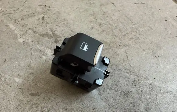 Volkswagen Amarok II Electric window control switch N1WT-14529