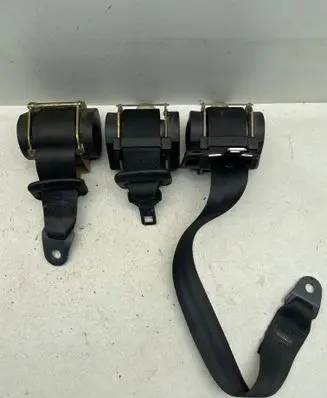 Peugeot 607 Rear seatbelt 049024