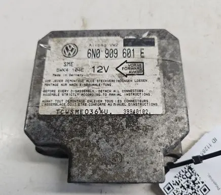 Volkswagen Golf III Airbag control unit/module 6N0909601E